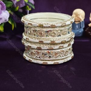 Set of Six Offwhite Bangles Set