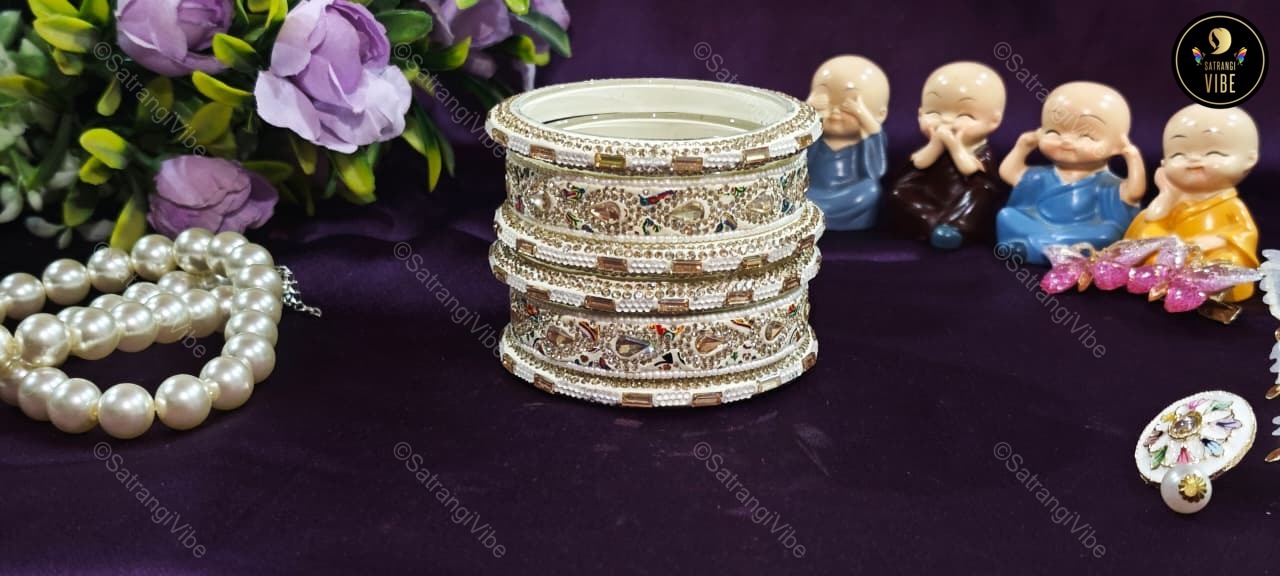 Set of Six Offwhite Bangles Set